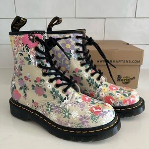 NEW Dr. Martens Floral 1460 Boots Women’s Size 5 Style 569118